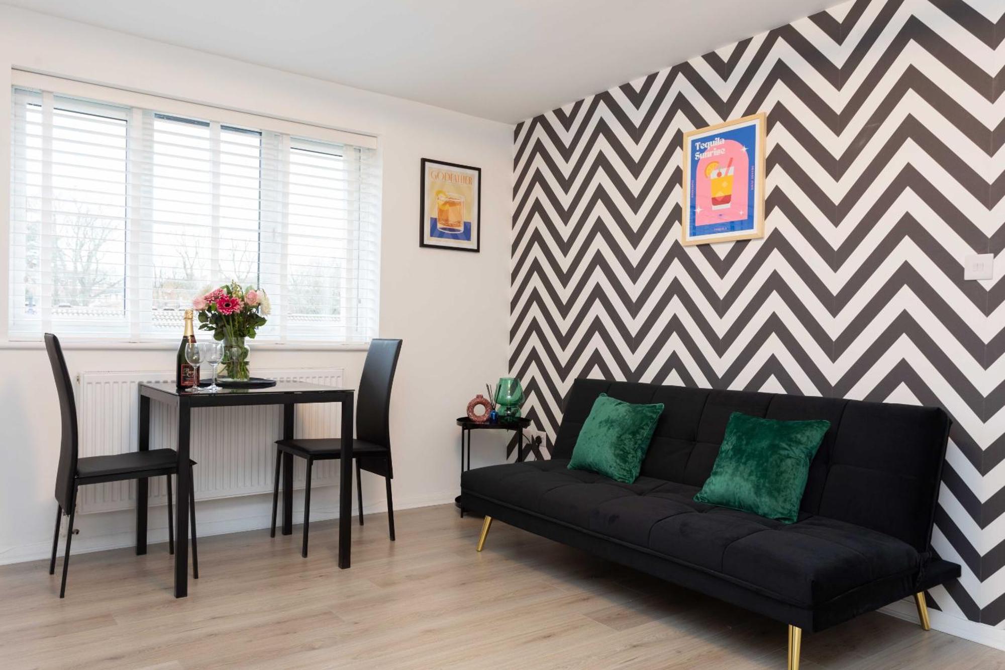 Modern Flat - Sleeps 3 - London * Enfield